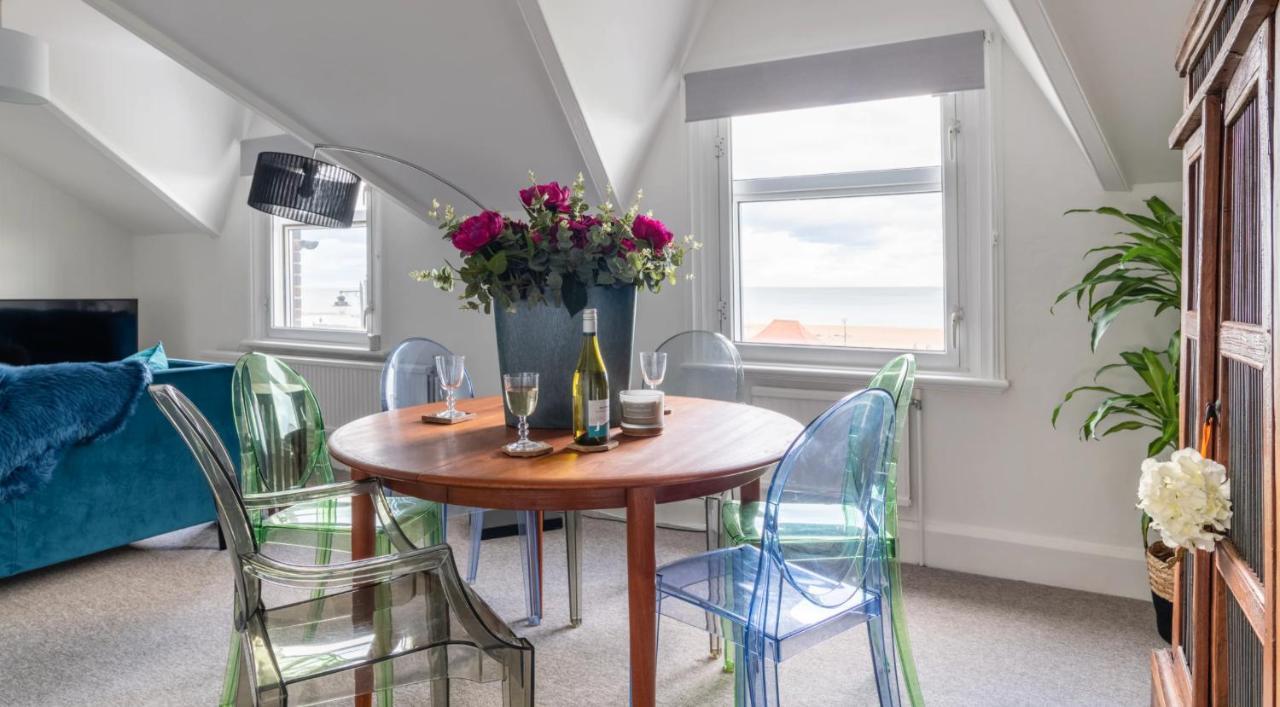 Tranquil Beachfront Beautiful 2-Bed Apartment Deal Esterno foto